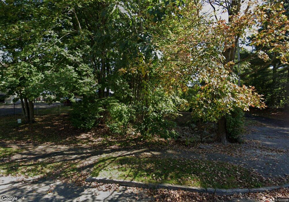 55 Cold Spring Cir, Naugatuck, CT 06770 - photo 1