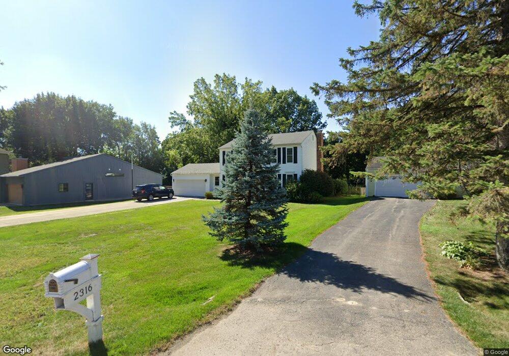 2332 Devonshire Rd, Bloomfield Hills, MI 48302 - photo 1