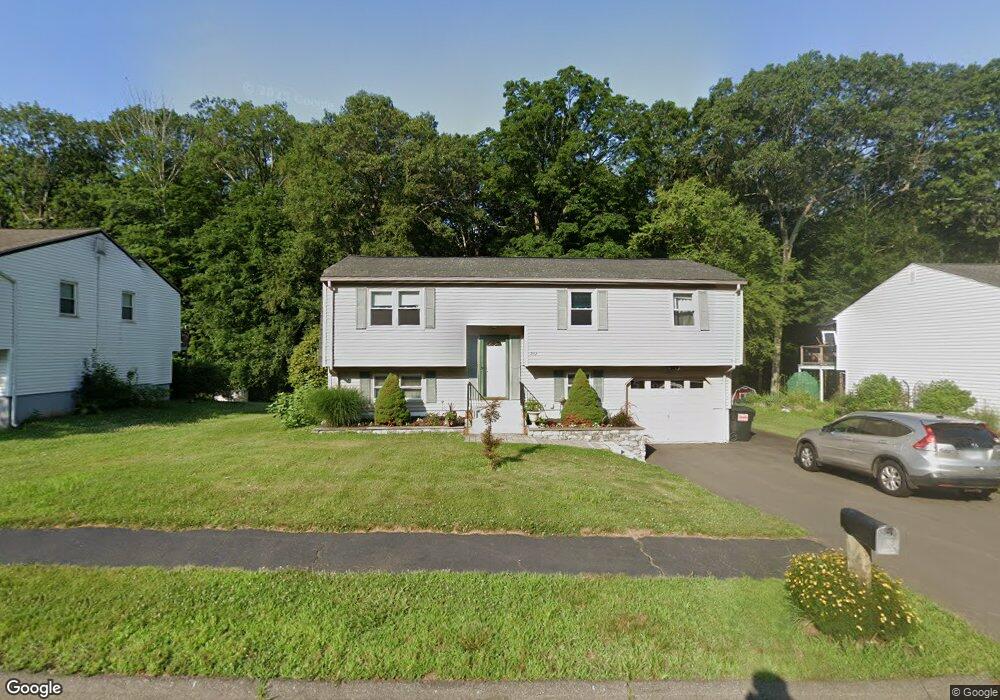 202 Knob Hill Rd, Meriden, CT 06451 - photo 1