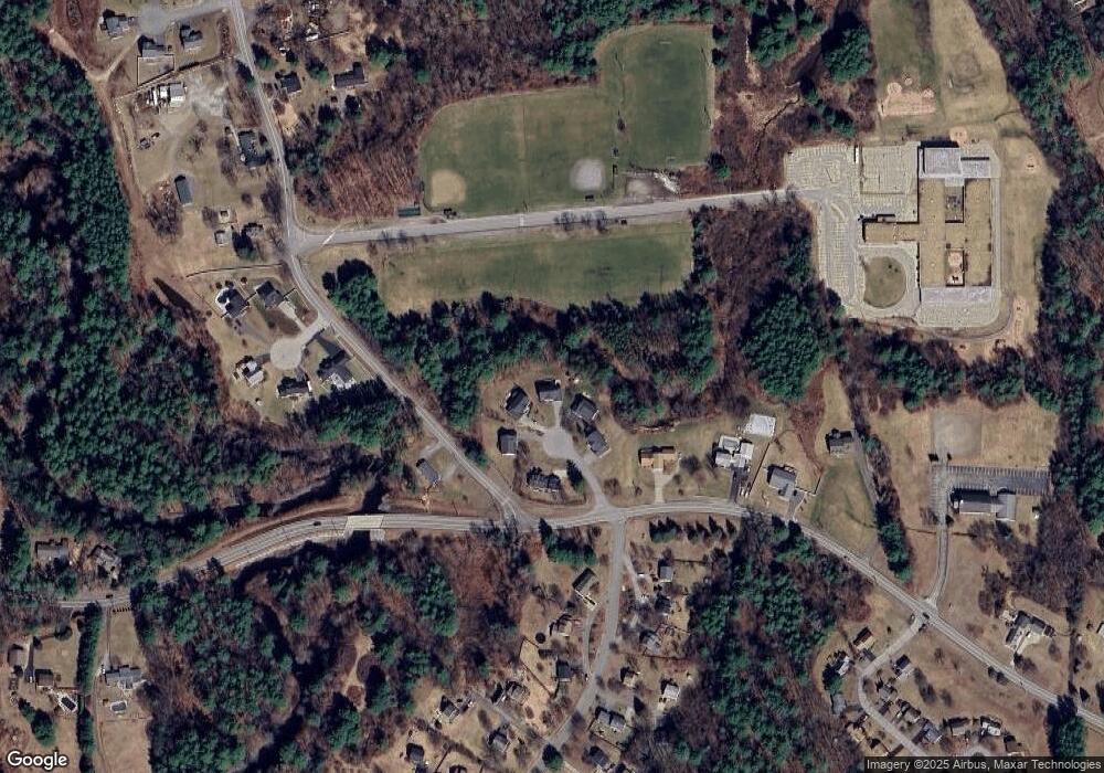 7 Lilac Ct, MerriMacK, NH 03054 - photo 1