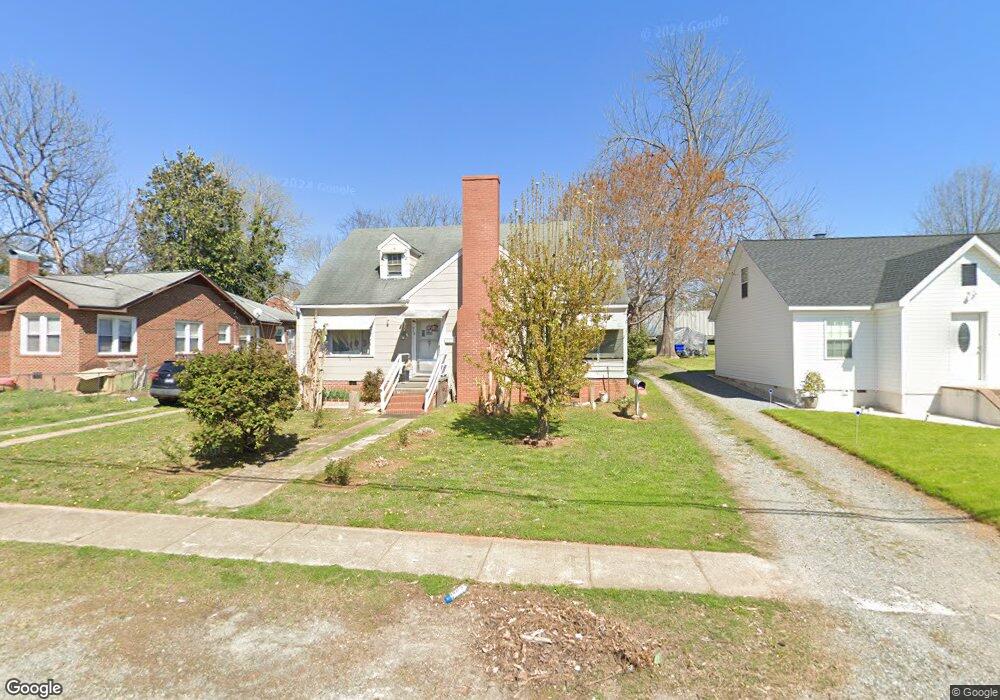 410 N 3rd Ave, Siler City, NC 27344 - photo 1