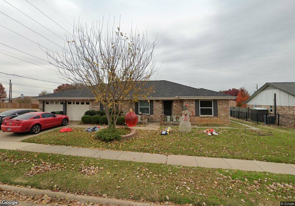 207 Carolyn Dr, Hurst, TX 76054 - photo 1