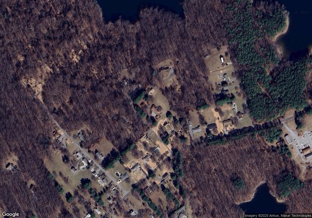 5701 Lakeside Dr, Sykesville, MD 21784 - photo 1