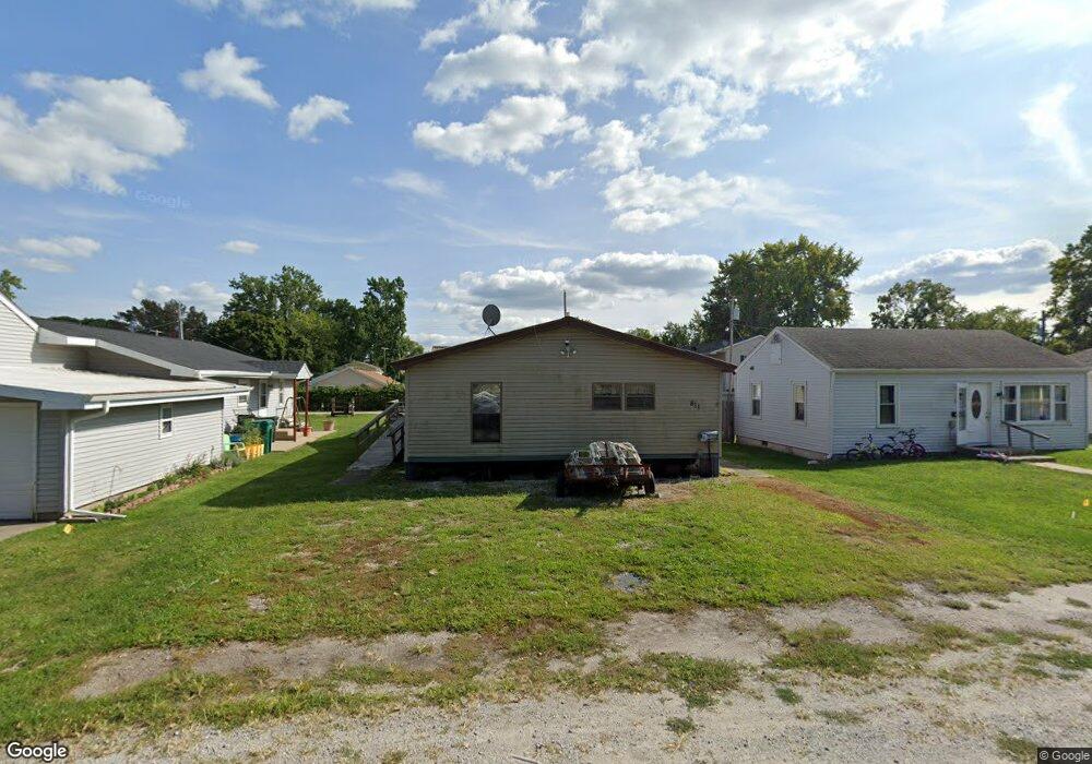 811 E Overton St, Tuscola, IL 61953 - photo 1