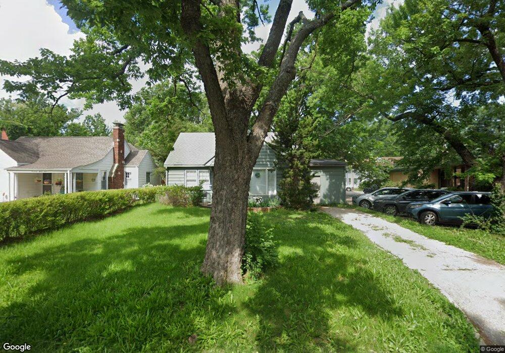 1719 SW Randolph Ave, Topeka, KS 66604 - photo 1