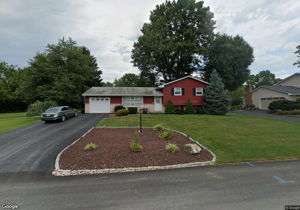 6285 Fairway Ln, Allentown, PA 18106 - photo 1