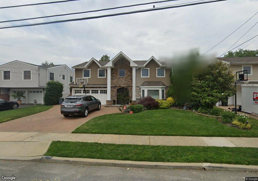 3359 Robbin Ln, Merrick, NY 11566 - photo 1