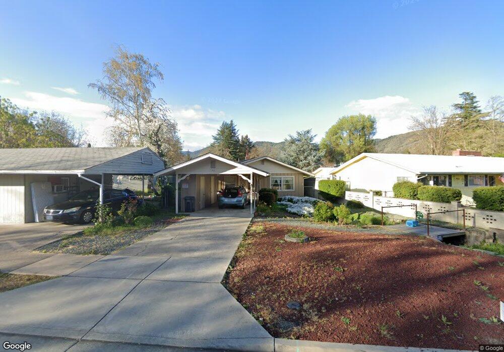 326 NE C St, Grants Pass, OR 97526 - photo 1