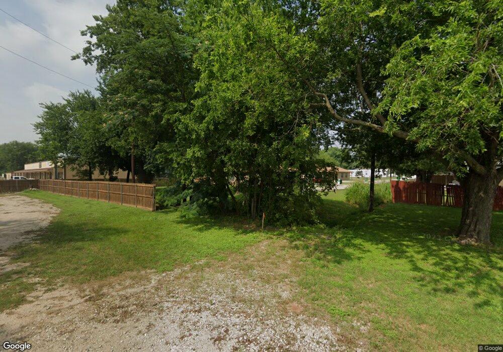 208 E 5th Ave, Paradise, TX 76073 - photo 1