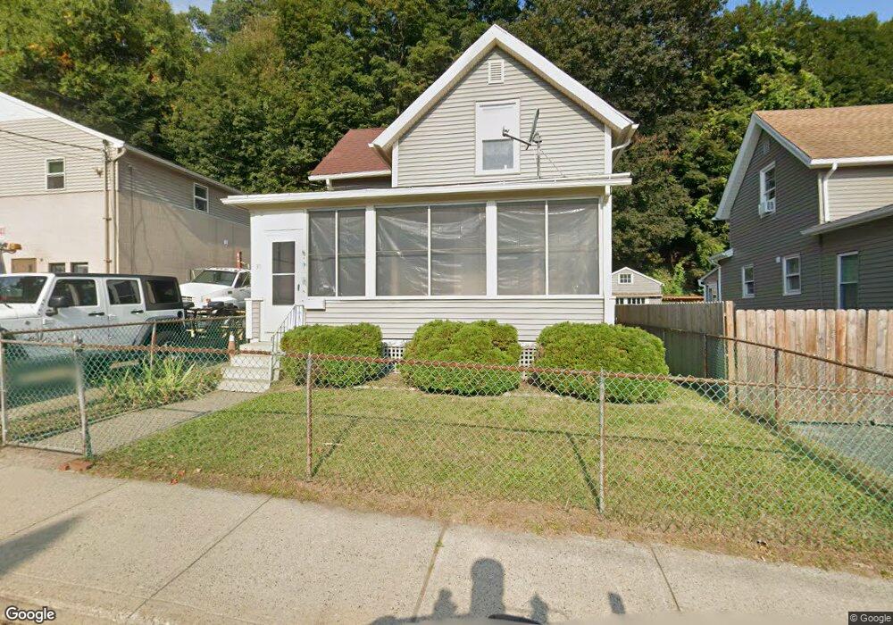 39 Temple St, Holyoke, MA 01040 - photo 1