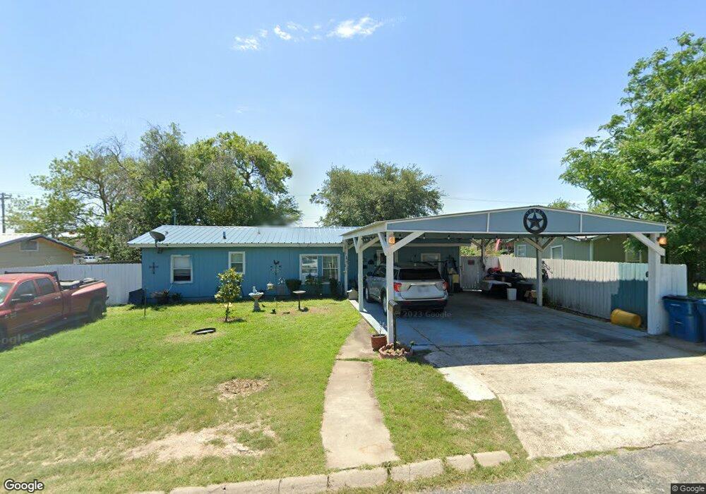 1418 E Corpus Christi St, Beeville, TX 78102 - photo 1