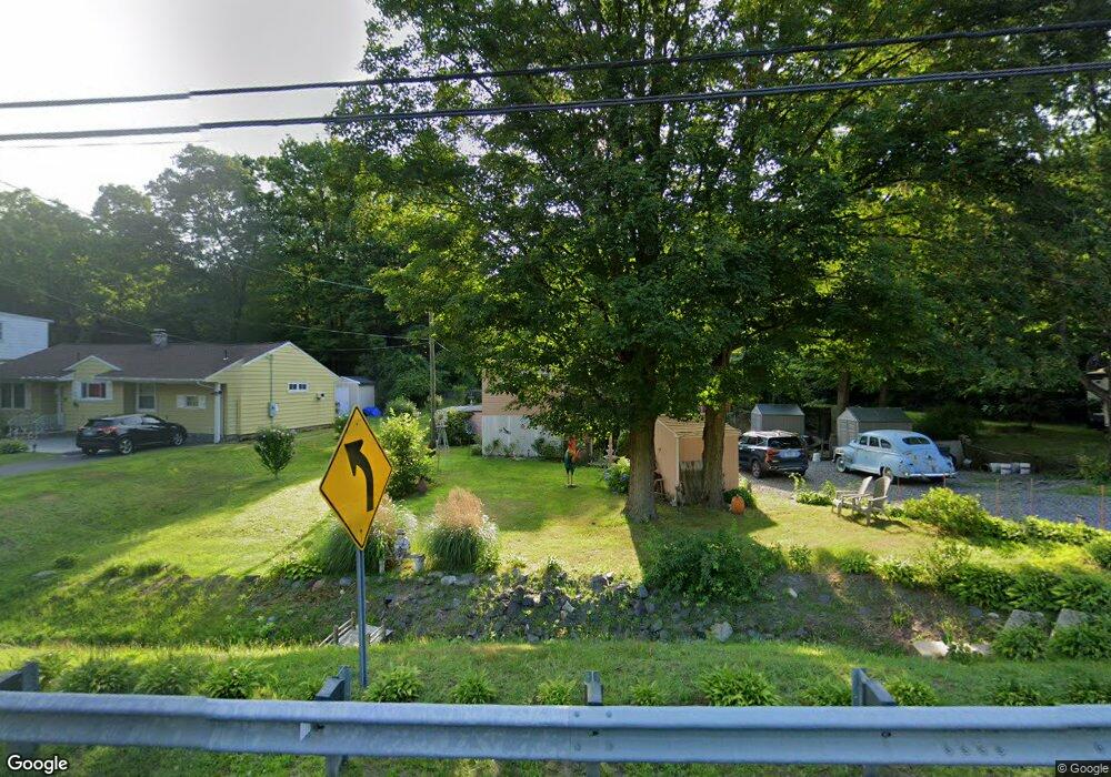 291 Prospect Rd, Waterbury, CT 06706 - photo 1