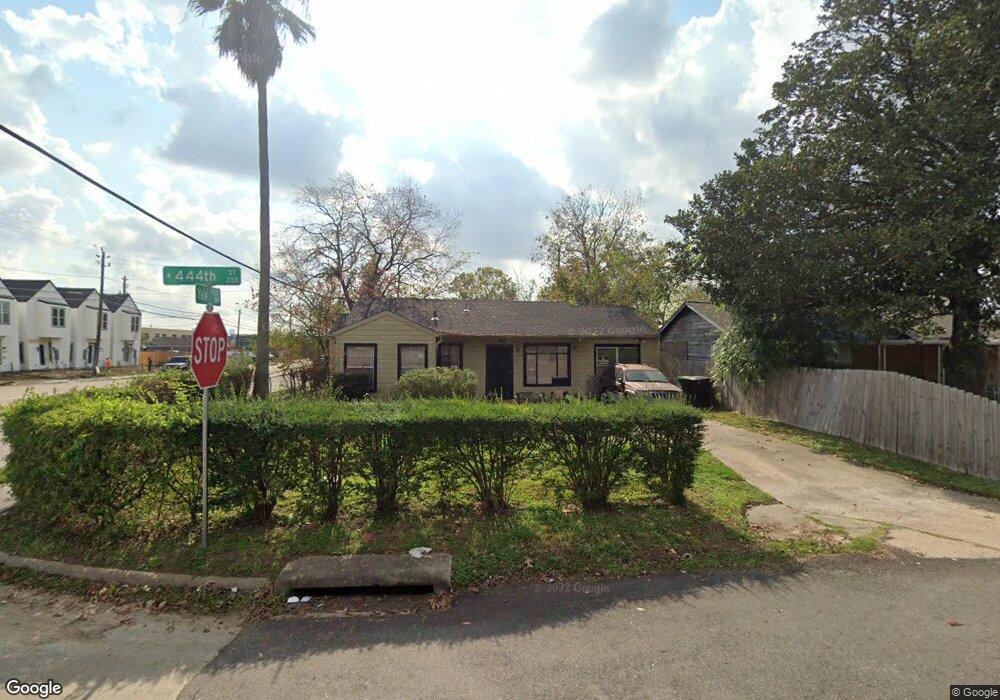 201 W 44th St, Houston, TX 77018 - photo 1