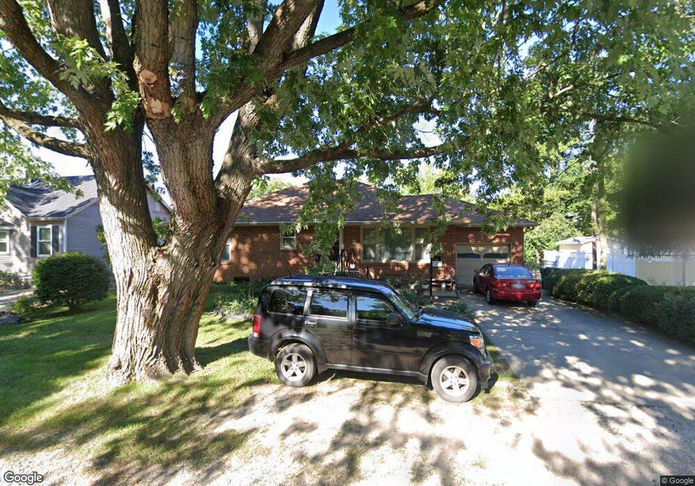 604 S Center St, Tuscola, IL 61953 - photo 1