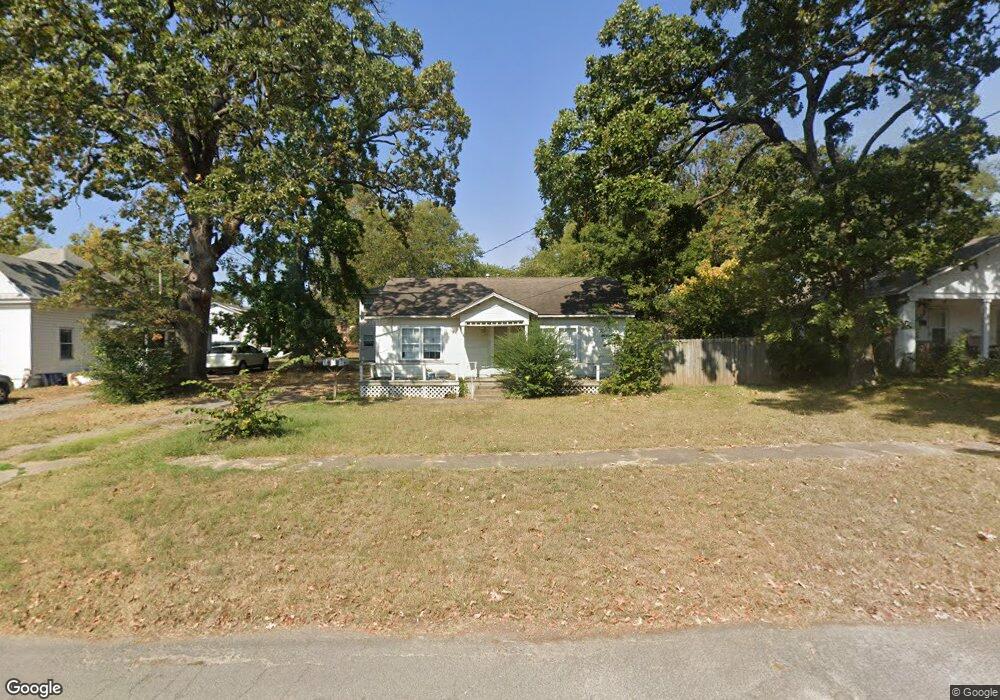 703--705 Goingsnake St, Tahlequah, OK 74464 - photo 1