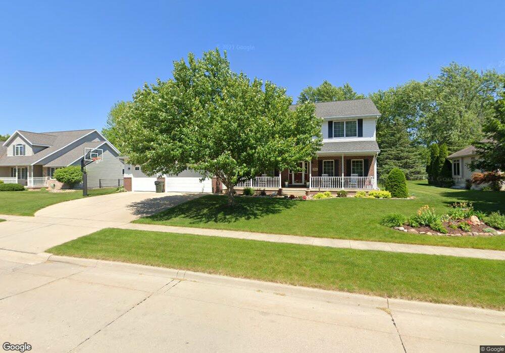 701 Eagle Ridge Rd, Cedar Falls, IA 50613 - photo 1