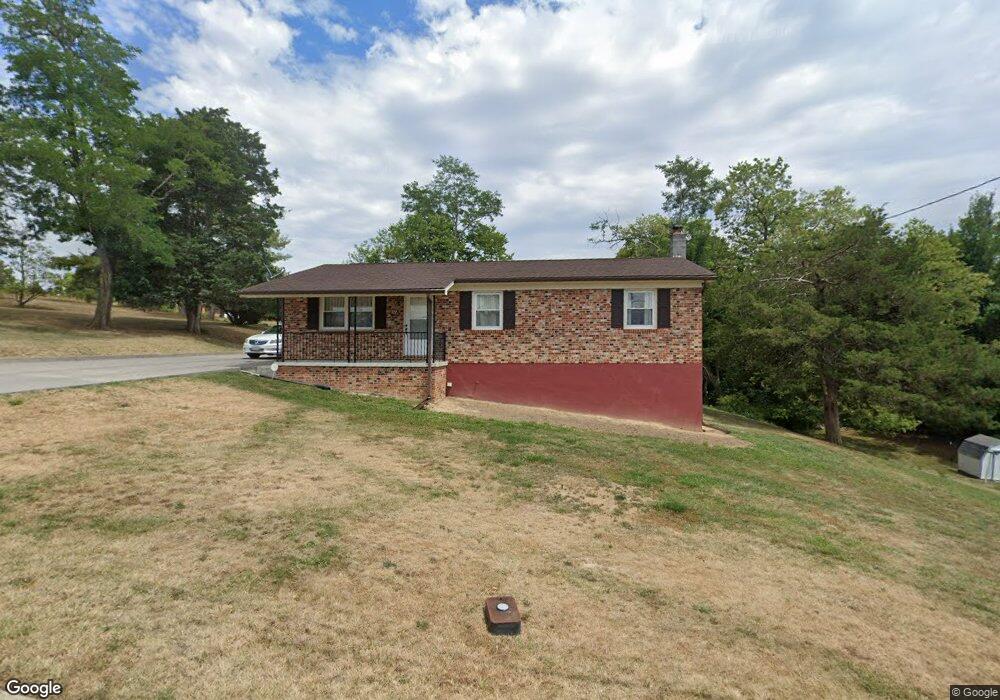 422 Walton St, Strasburg, VA 22657 - photo 1