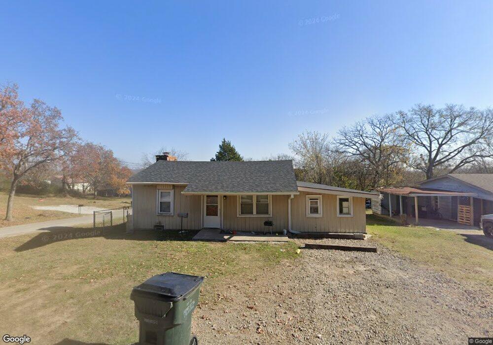 1100 NE 2nd St, Henryetta, OK 74437 - photo 1