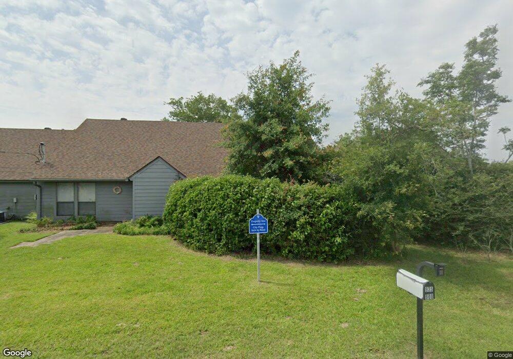 927 W Lagrange St, Lake Charles, LA 70605 - photo 1