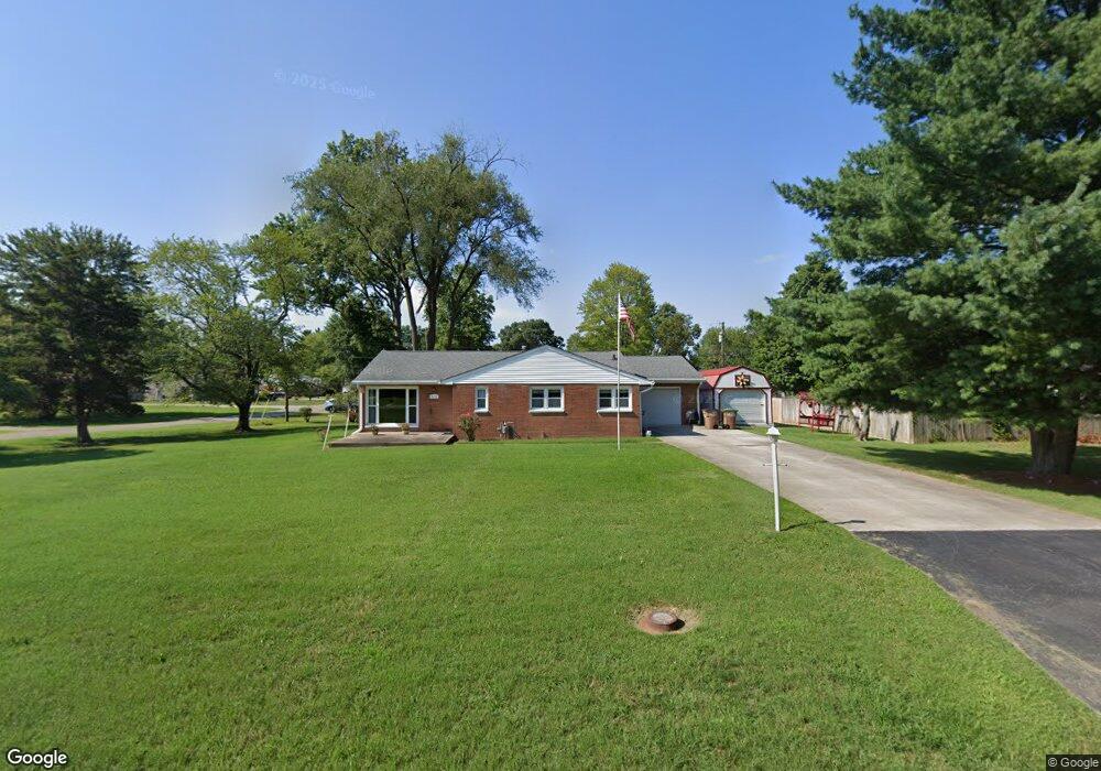 610 Volland Dr, Columbus, IN 47203 - photo 1