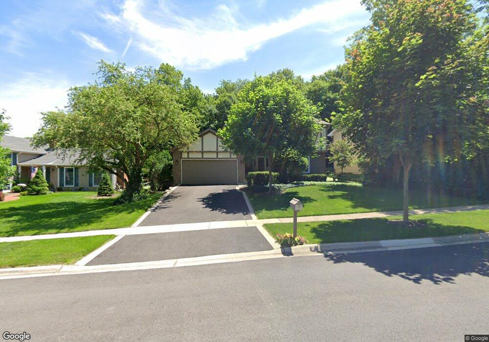 824 Viking Dr, Batavia, IL 60510 - photo 1