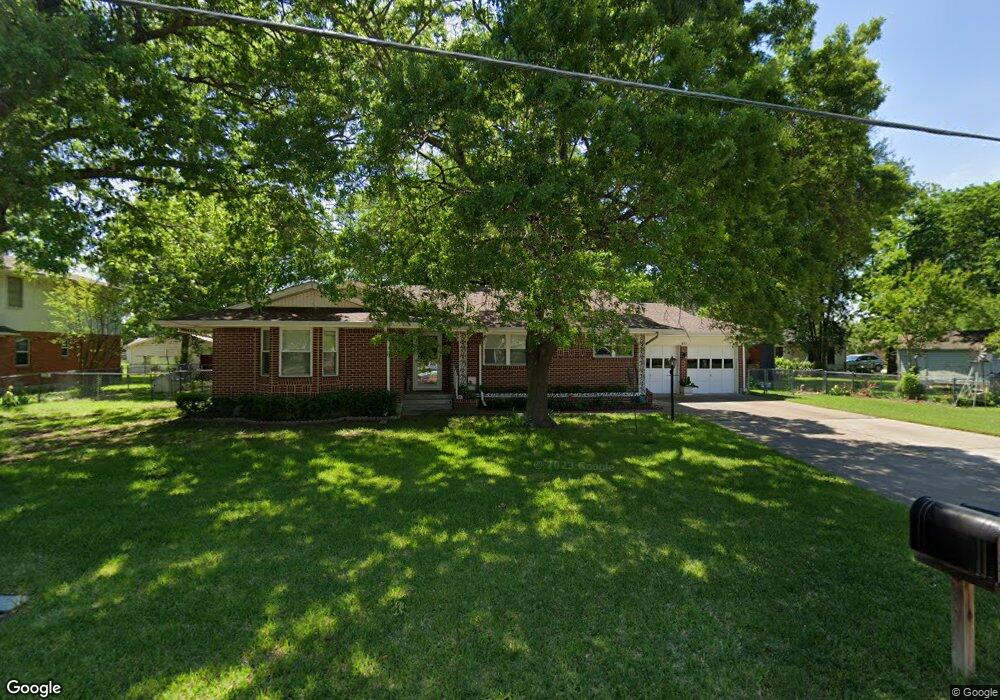 811 S Paris St, Ennis, TX 75119 - photo 1