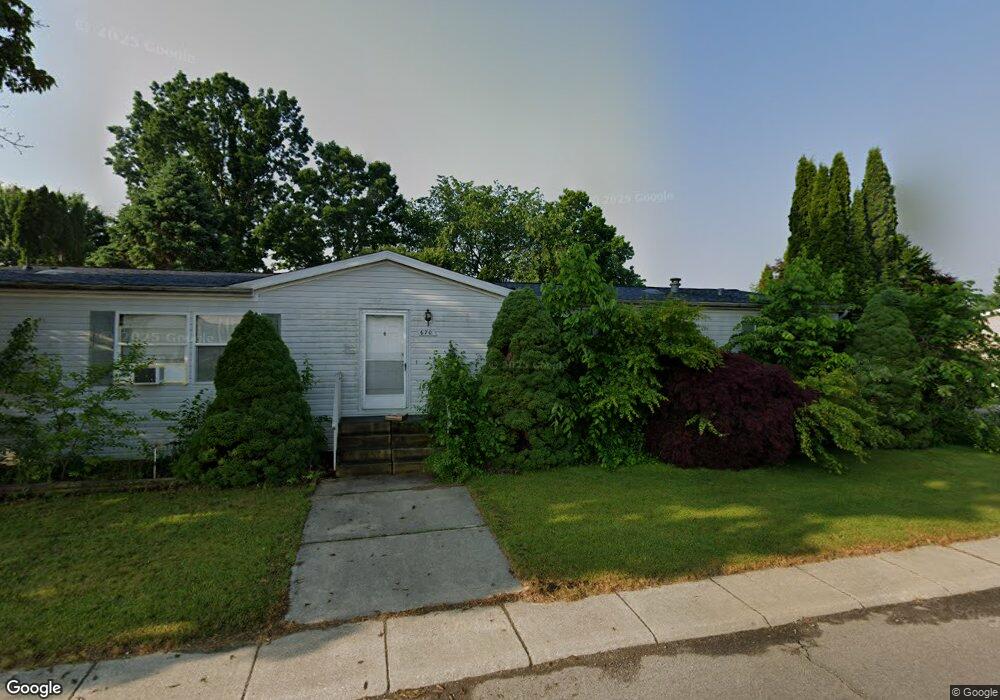 670 Red Pine Dr, Flint, MI 48506 - photo 1