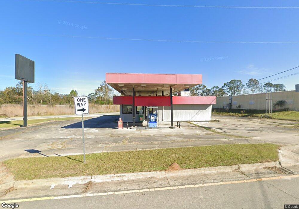 66 W Oak St, Mc Rae, GA 31055 - photo 1