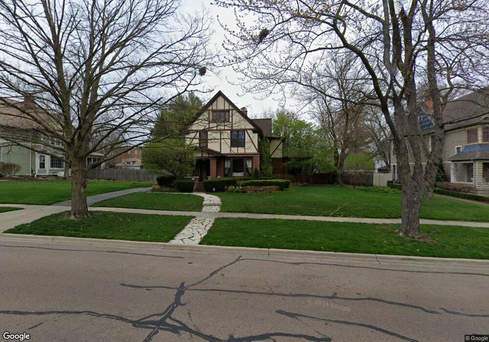 713 W Downer Place, Aurora, IL 60506 - photo 1