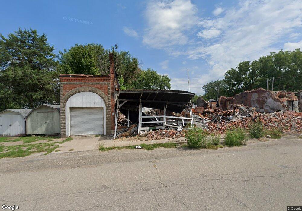 112 S Columbia St, Grandview, IA 52752 - photo 1