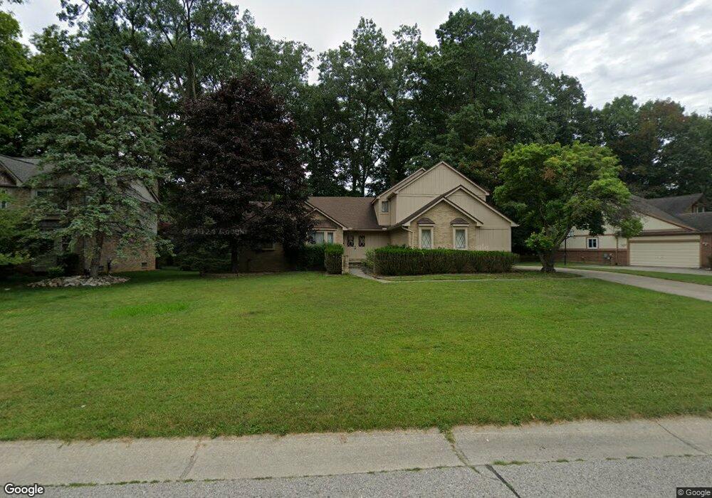 5141 Woodrun Ct, West Bloomfield, MI 48323 - photo 1