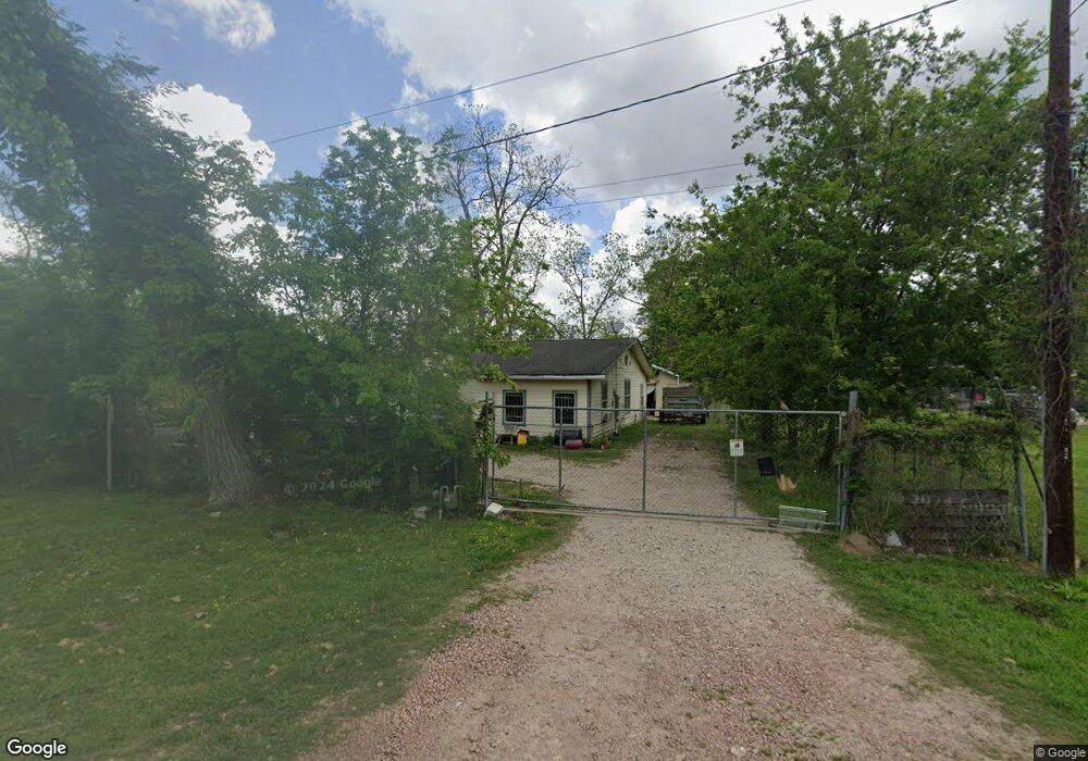 1203 Sadler St, Houston, TX 77022 - photo 1