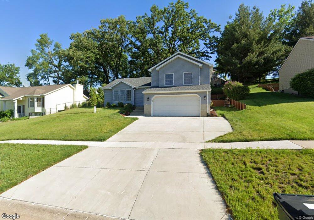 2504 Camelot Ave NW, Cedar Rapids, IA 52405 - photo 1