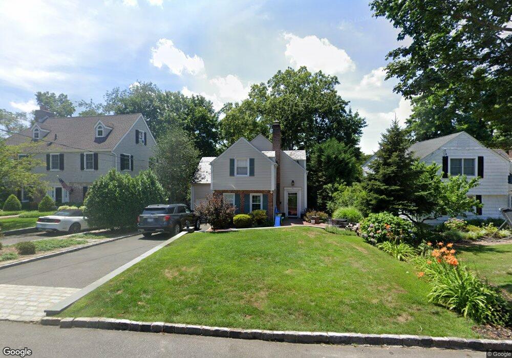 13 Briarcliff Dr, Port Washington, NY 11050 - photo 1