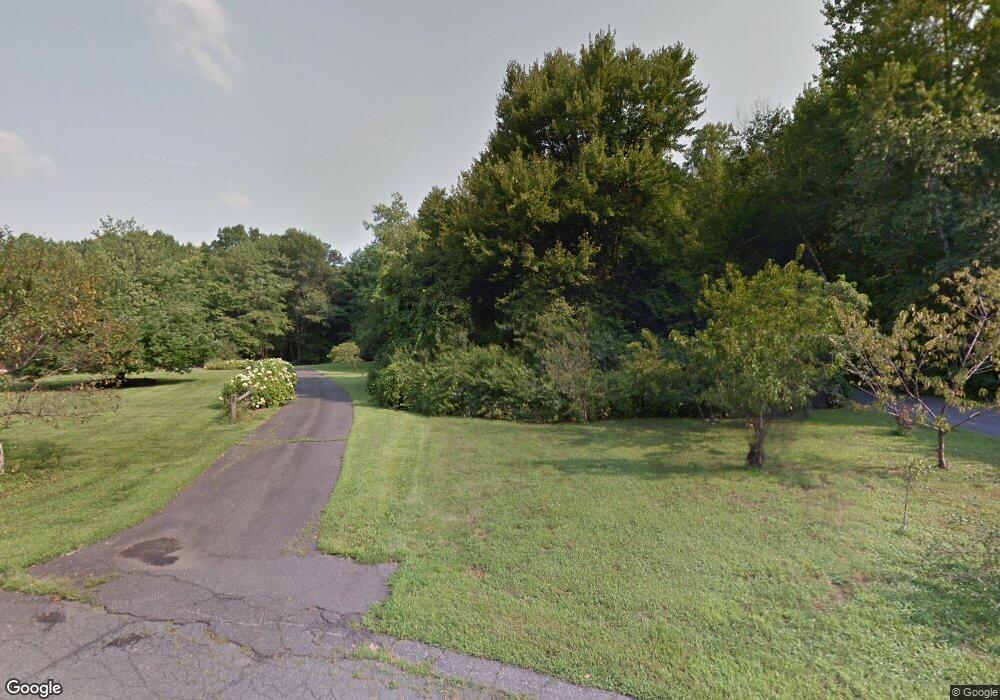 81 Winterberry Ln, Florence, MA 01062 - photo 1