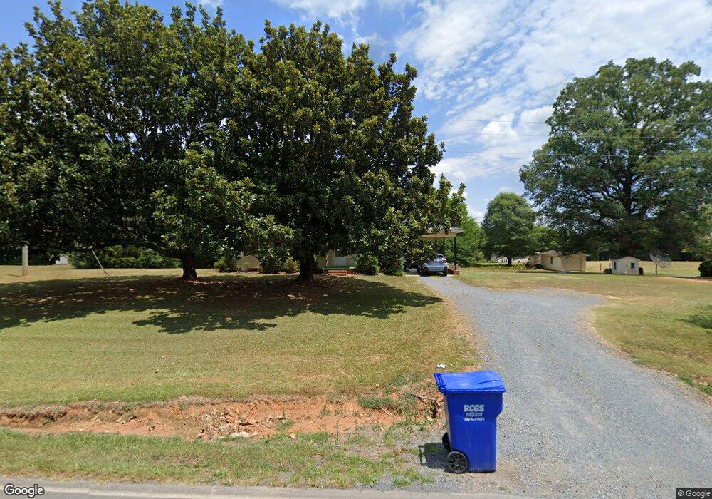 715 Foxfire Rd, Asheboro, NC 27205 - photo 1