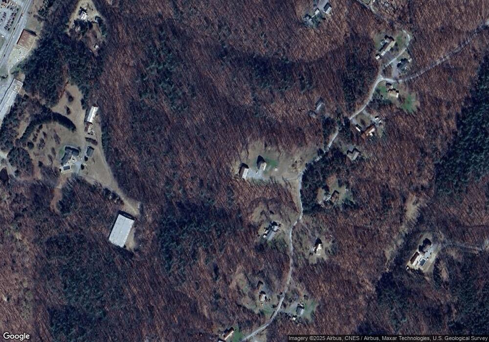 708 Honeycrest Dr, Berkeley Springs, WV 25411 - photo 1