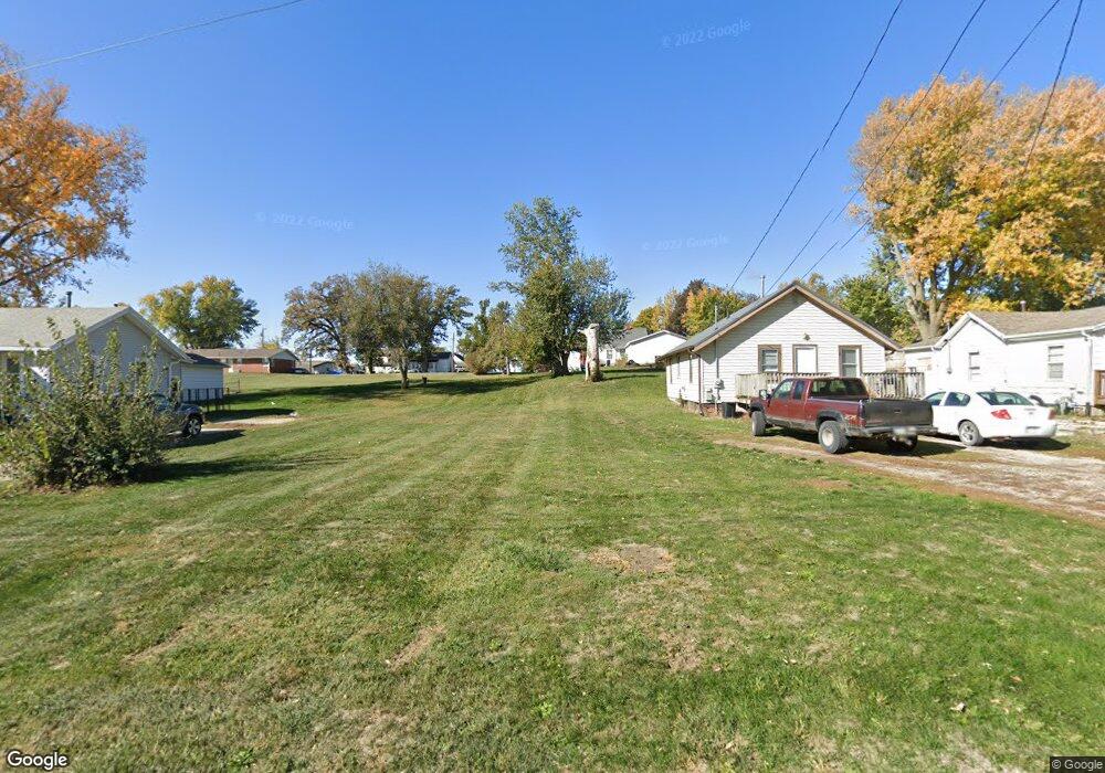 621 E 5th St S, Newton, IA 50208 - photo 1