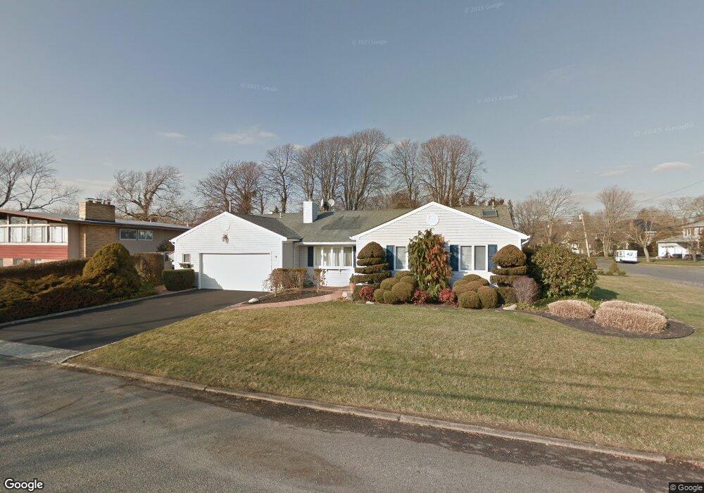 31 Nancy Dr, Sayville, NY 11782 - photo 1