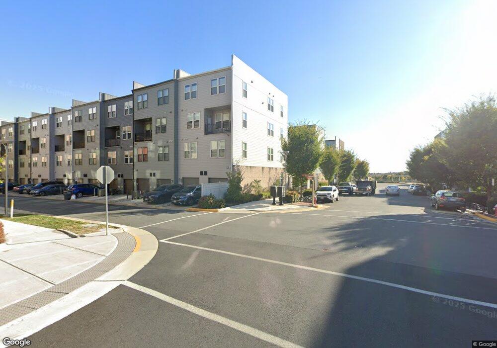 13347 Launders St, Herndon, VA 20171 - photo 1