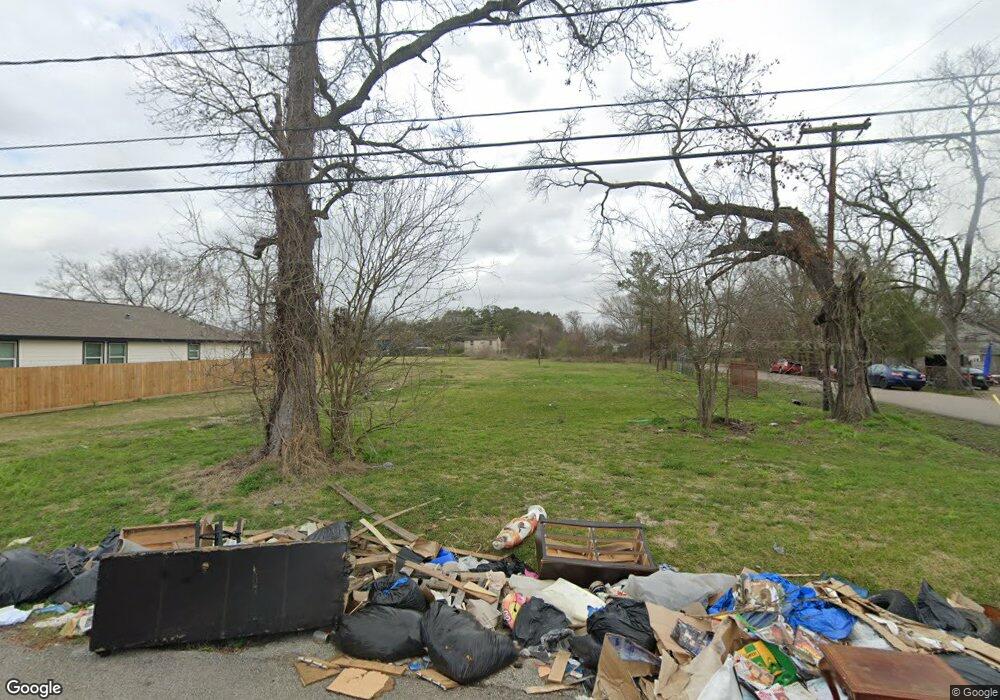 221 Basswood St, Houston, TX 77022 - photo 1