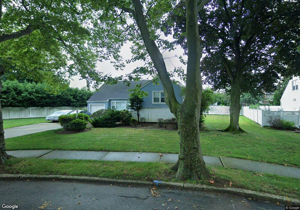 1031 Adrienne Dr, North Bellmore, NY 11710 - photo 1