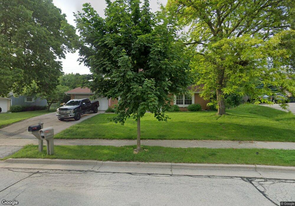 1844 Jeffery Ln, Waukesha, WI 53186 - photo 1