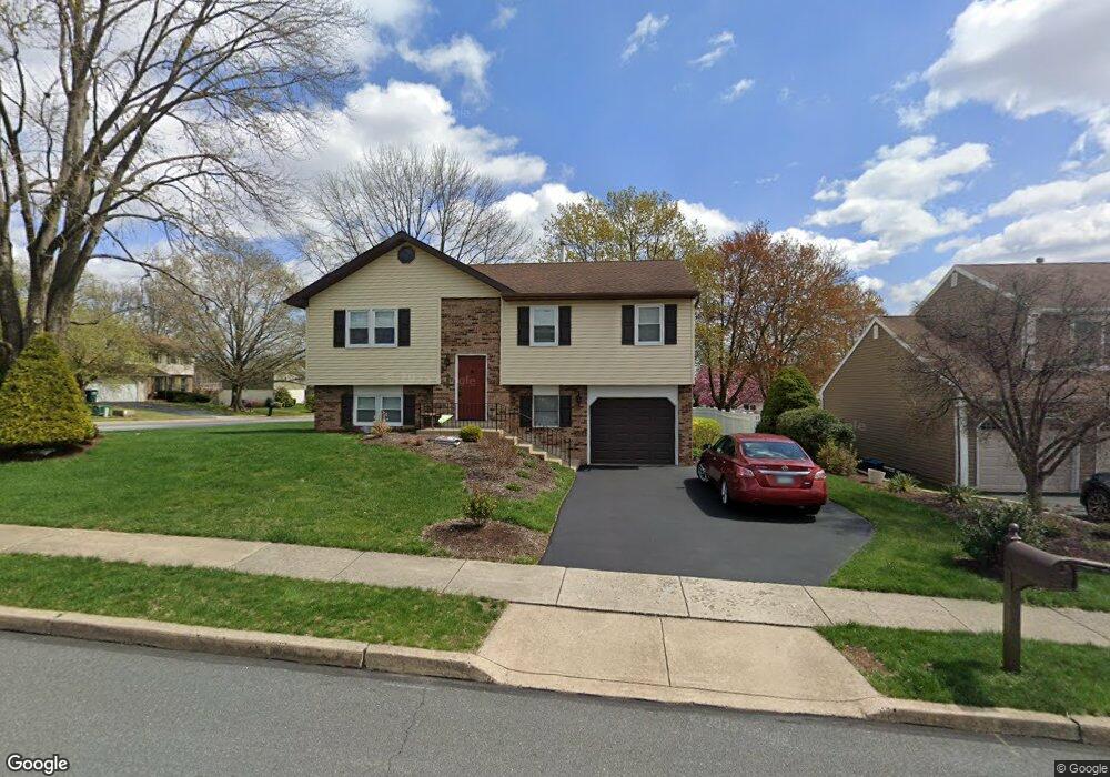 201 Lisa Ln, Reading, PA 19606 - photo 1