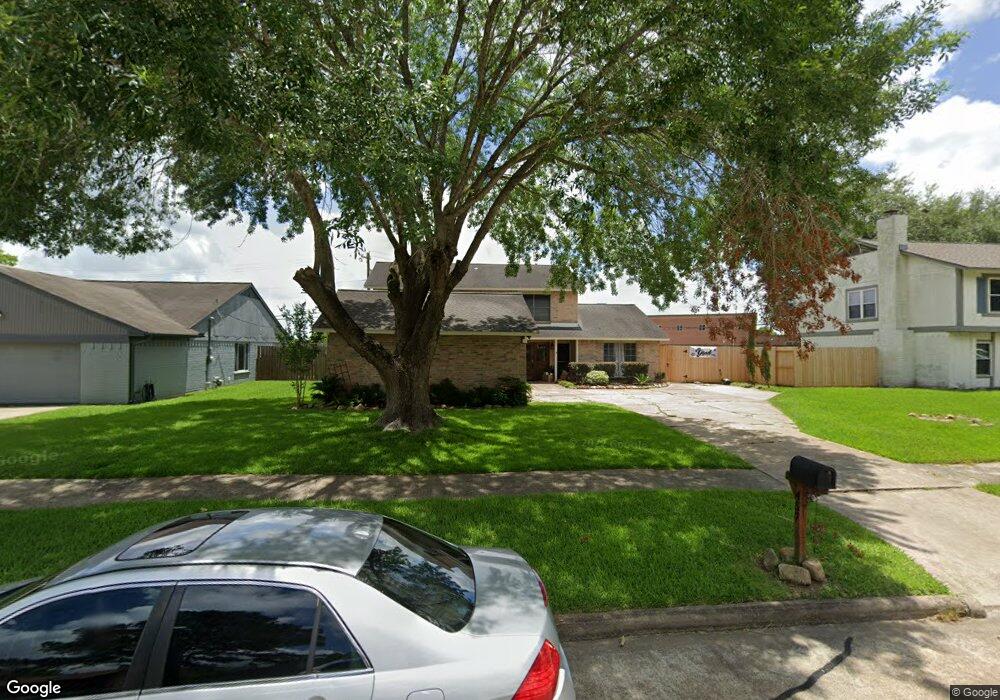 457 E Castle Harbour Dr, Friendswood, TX 77546 - photo 1