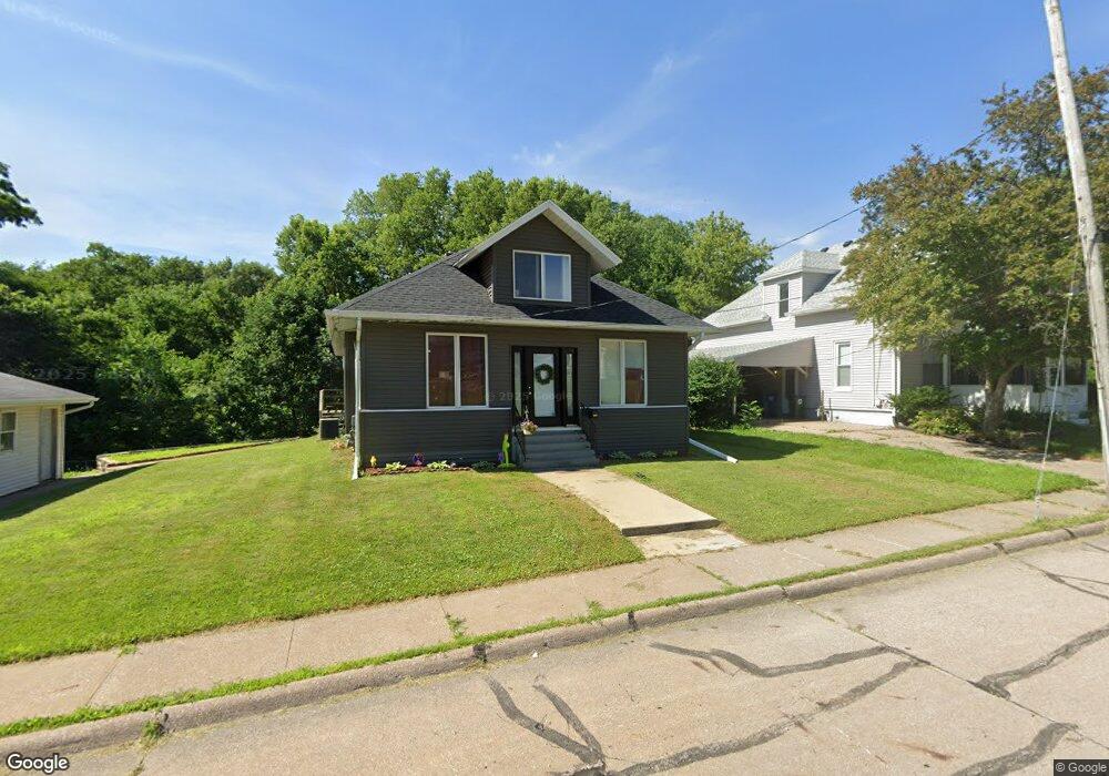 1815 W 15th St, Davenport, IL 52804 - photo 1