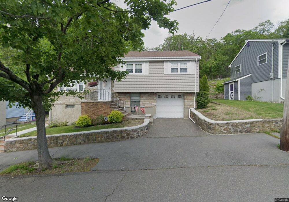 55 Gateway Ln, Lynn, MA 01905 - photo 1