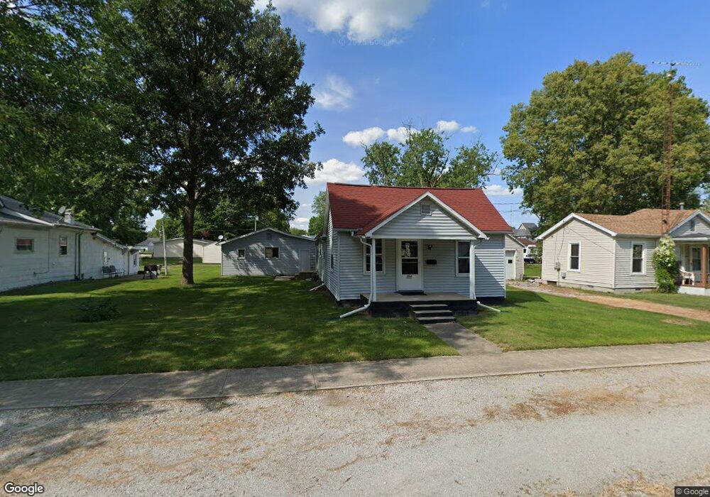 702 E Van Allen St, Tuscola, IL 61953 - photo 1