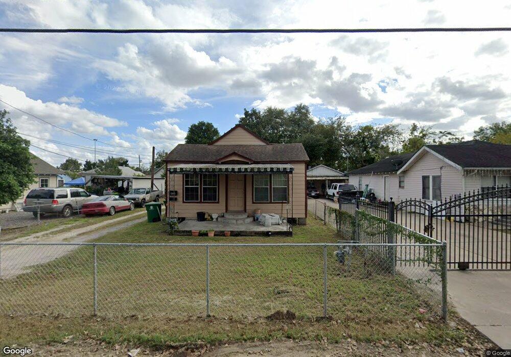 318 Melbourne St, Houston, TX 77022 - photo 1