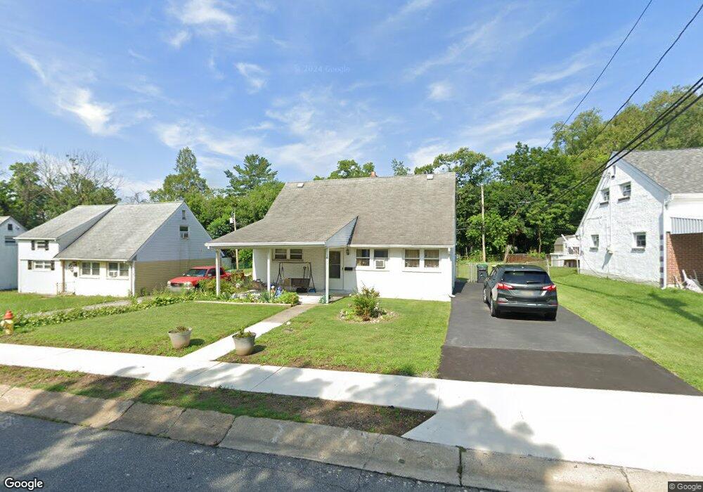 1009 E Willow Run Dr, Wilmington, DE 19805 - photo 1